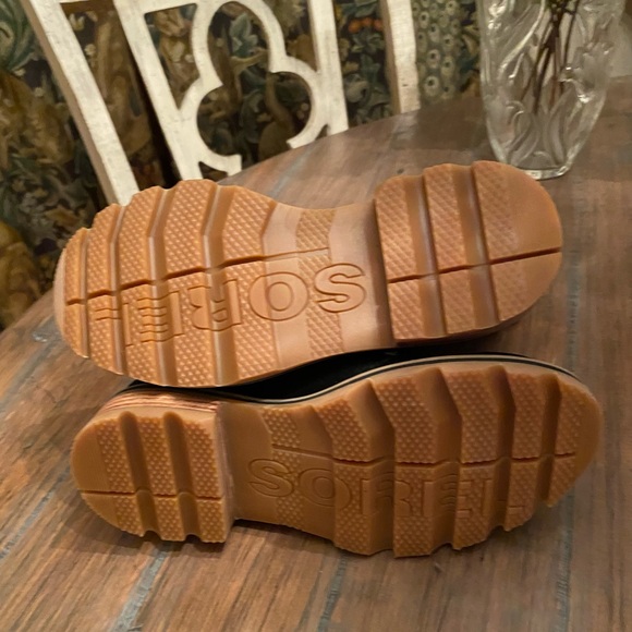 Sorel Black Suede Lace Up Boots Size 6 High Quality NWT Retail $178 - Picture 4 of 12